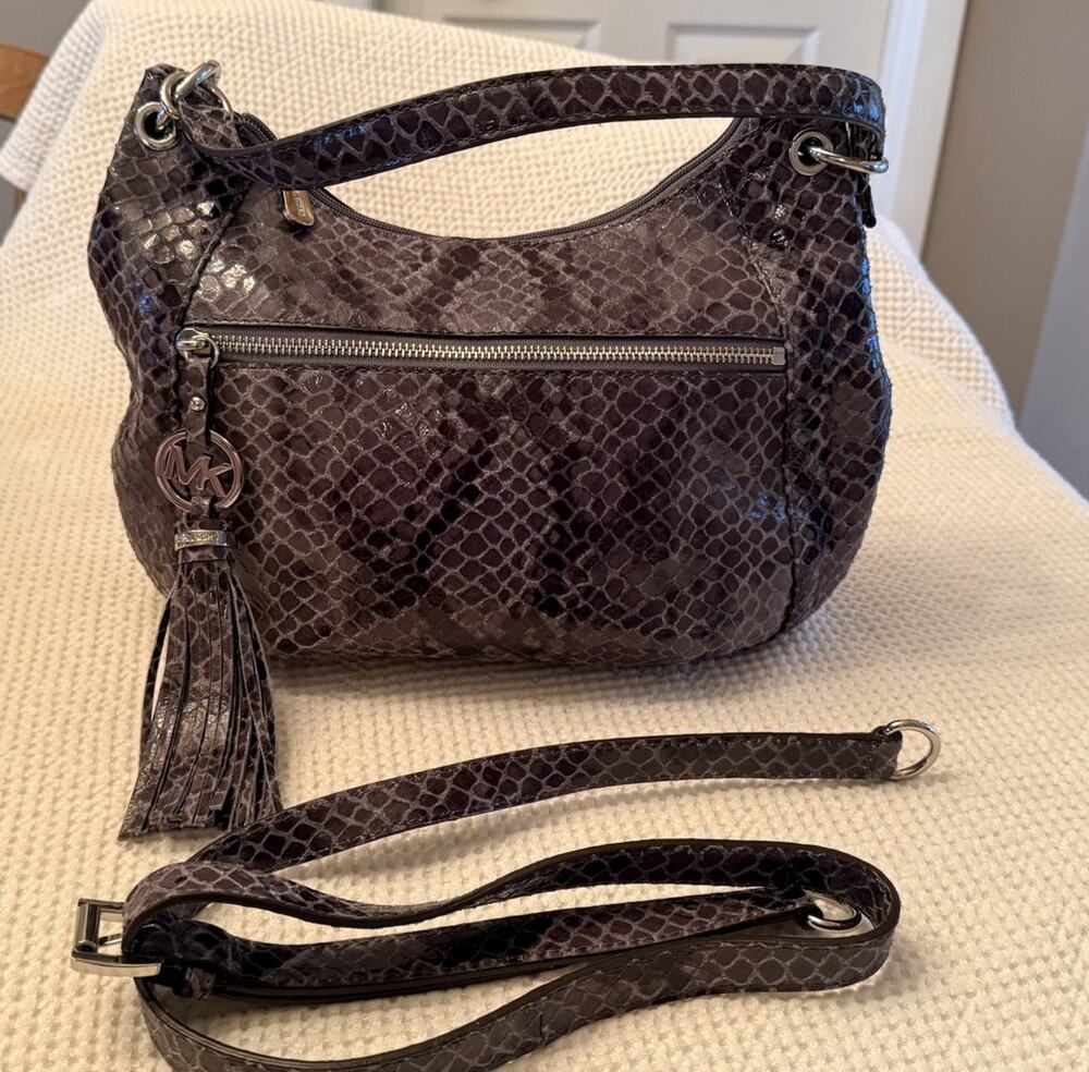 EUC Michael Kors snakeskin shoulderbag crossbody purse black silver grey